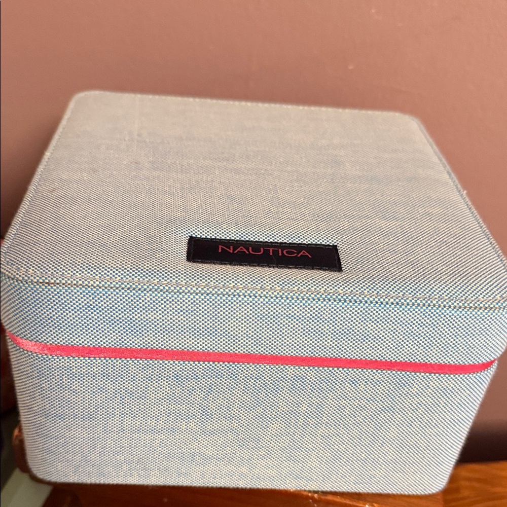 Nautica Light Blue and Pink Jewelry Organizer